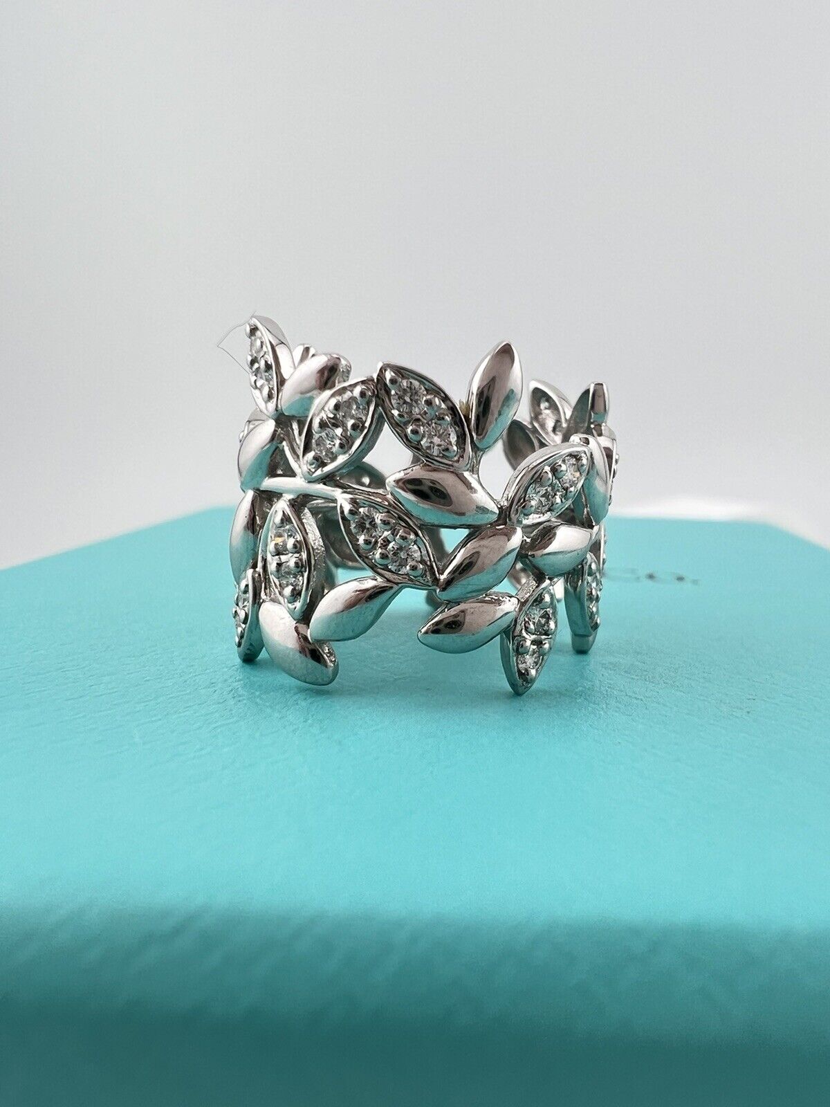 +$7500 Tiffany & Co 18k Diamond Olive Leaf Wide Band Ring White Gold 7.5g