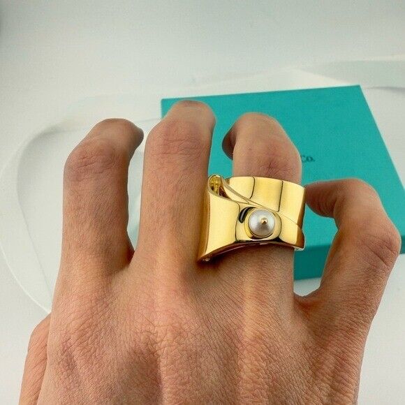 Tiffany & Co. Eddie Borgo Pearl Ring in 18k Yellow Gold 18g
