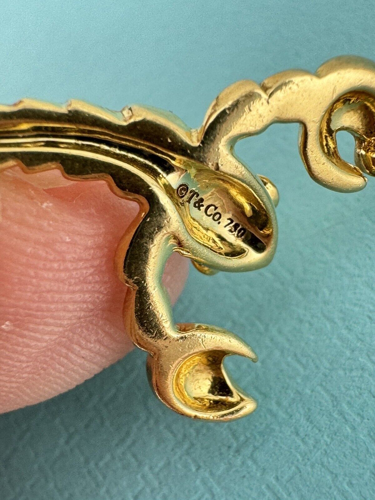 RARE Tiffany & Co. 18k Lobster Charm Diamond Eyes in Yellow Gold