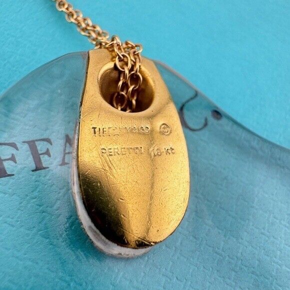Vtg. Tiffany & Co. 18k Elsa Peretti Freeform Rock Crystal Pendant Necklace