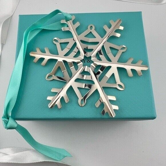 RARE Tiffany & Co. Sterling Silver Snowflake Holiday Tree Ornament w/pouch